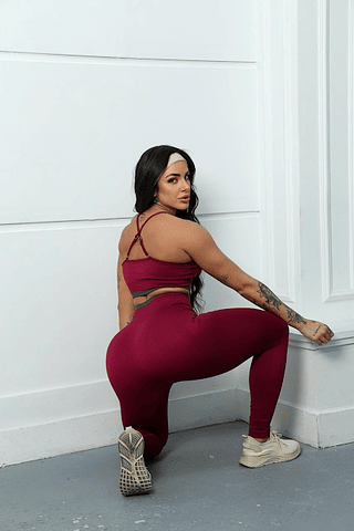 Conjunto Calça e Top Cruzado nas Costa Poliamida Sem Empina Academia Cintura Alta